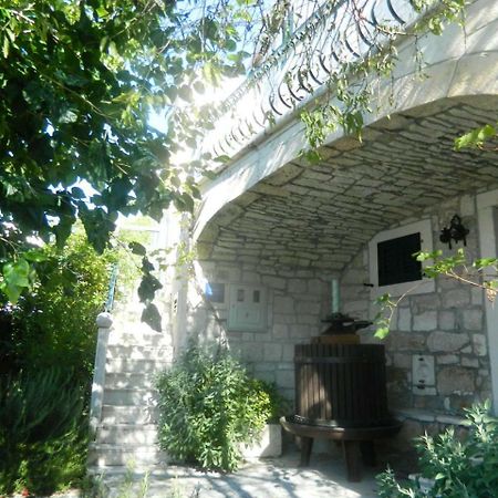 Villa Nikola Brela Bagian luar foto