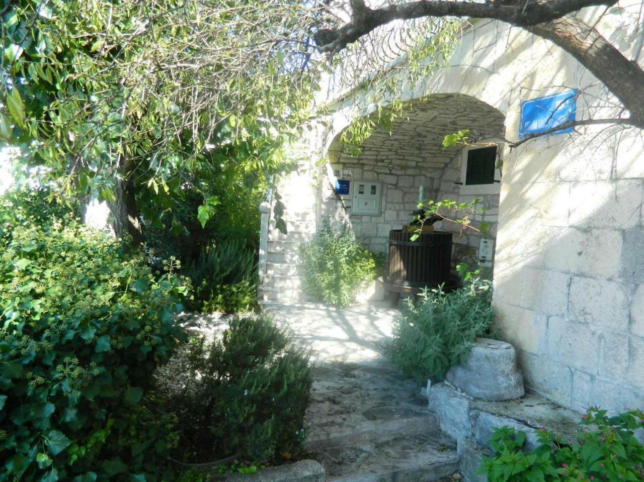 Villa Nikola Brela Bagian luar foto